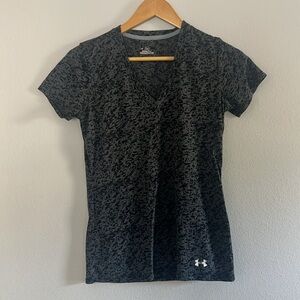 UnderArmour Gray and Black Speckled V Neck Athletic Short Sleeve Tee